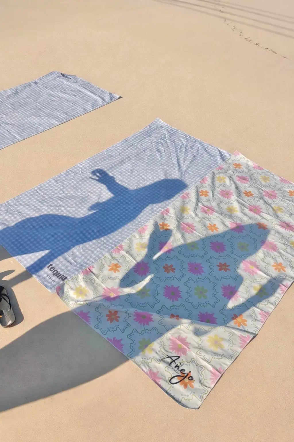Sand-free Reversible Towel - TOWEL-AMALFI-OS - Tequila Swim
